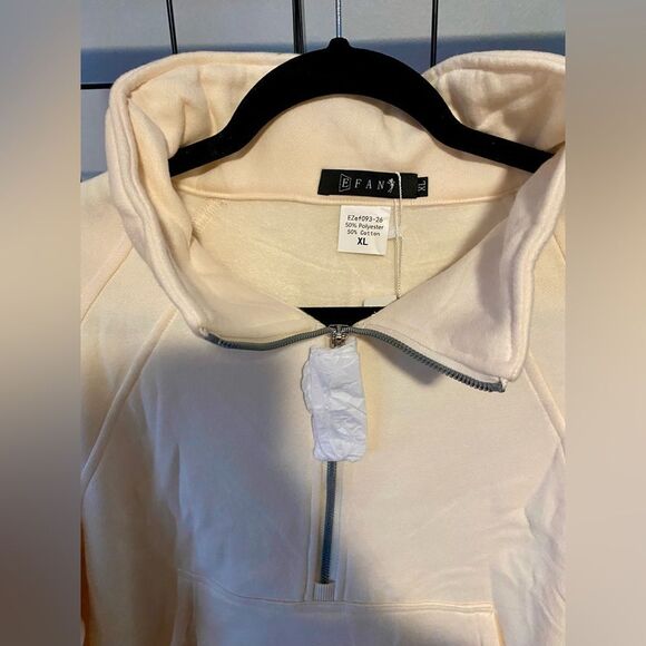 Women’s half zip pullover sweater in cream with kangaroo pocket NWT - Picture 2 of 6